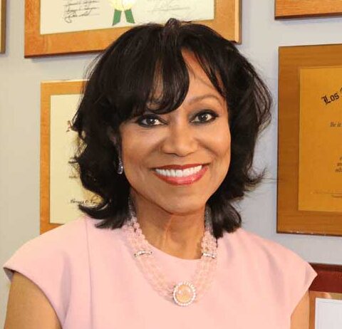 Dr Pearl Grimes